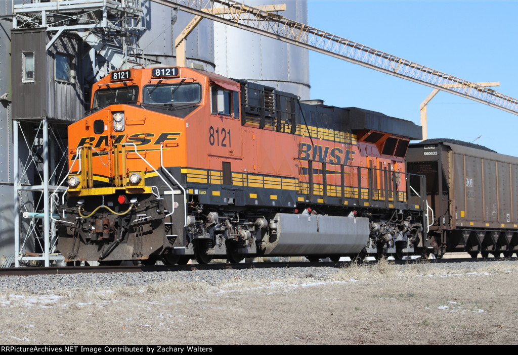 BNSF 8121